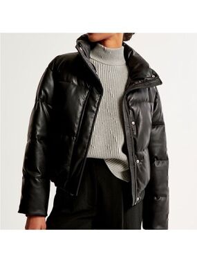 NWOT Abercrombie & Fitch Black Quilted Puffer Jacket